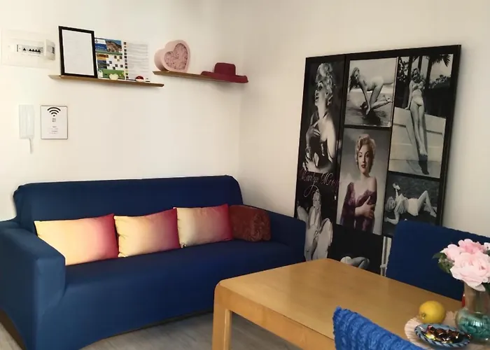 Marilyn With Free Private Parking Apartment *